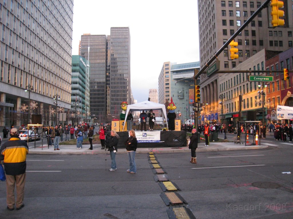 Detroit Turkey Trot 2008 10K 0150.jpg - The Detroit Turkey Trot 10K 2008, the 26th. running. Downtown Detroit Michigan. A balmy 22 degrees that morning. Race time of 58:24 for the 6.23 miles.
